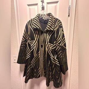 Women’s jacket with button closure